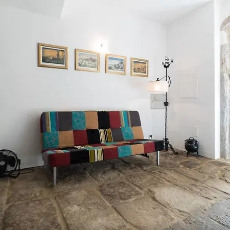 Downtown Piano Tuning House Apartment *